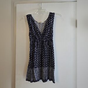 Max Studio Navy Blue Printed Sleeveless V-Neck Blouse